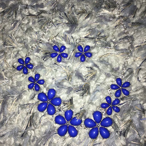Blue flower necklace with matching earrings